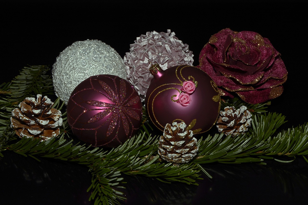 christmas balls, balls, christmas-1830357.jpg