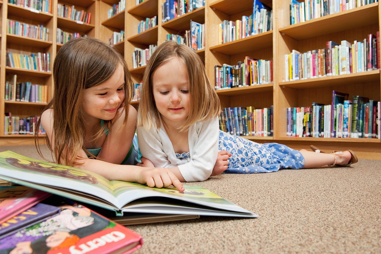 girls, books, reading-5711423.jpg